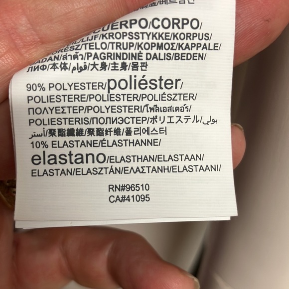 Under Armour Running/Athletic/Athleisure Top, M, NWT! - Picture 10 of 11